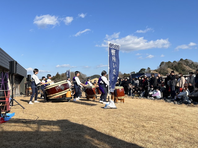 VISONで演奏している様子