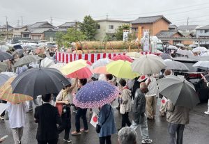 みんなで見ている様子