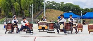 演奏している様子