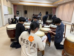 掃除をしている様子